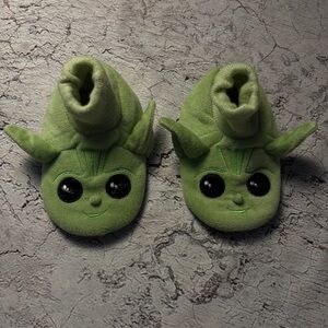 Baby Yoda Slippers, Toddler Size 9/10